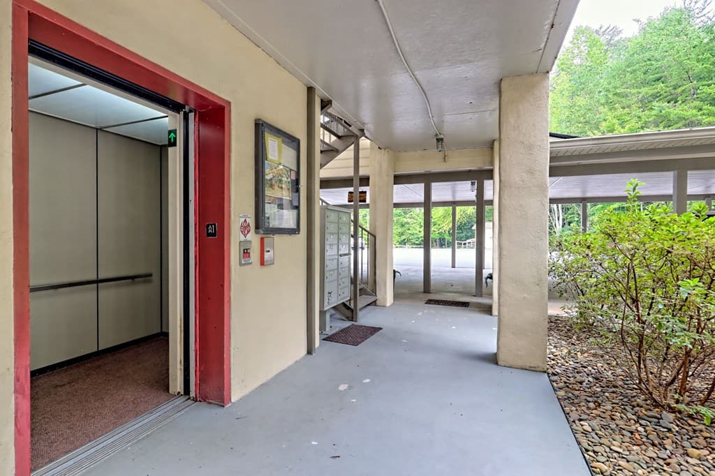 300 Ginger Creek Lane, Clayton GA 30525 - Photo