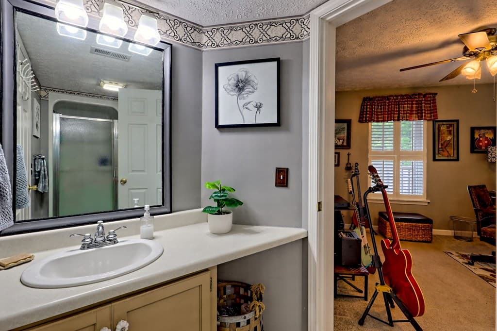 300 Ginger Creek Lane, Clayton GA 30525 - Photo