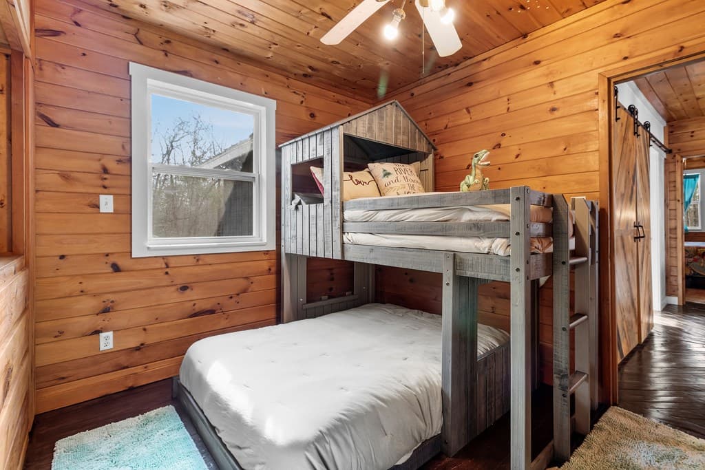 56 Robins Ridge, Blue Ridge GA 30513 - Photo