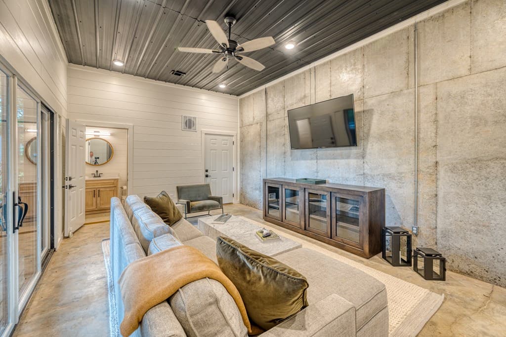 281 Raintree Bend, Blue Ridge GA 30513 - Photo
