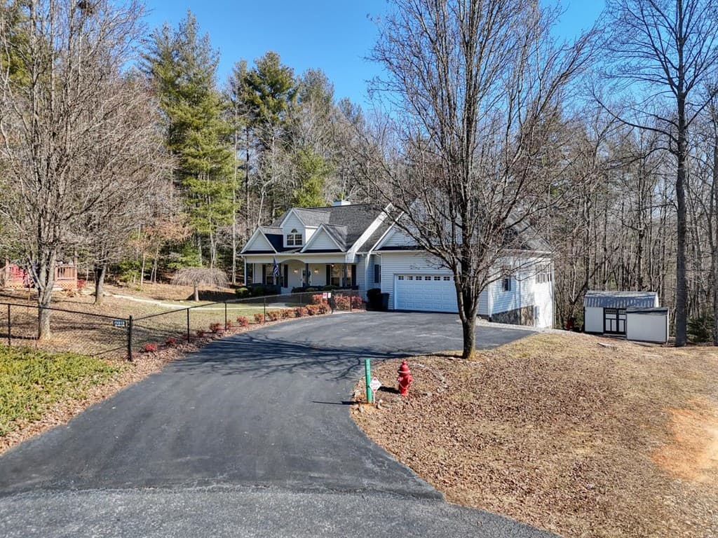 380 Patricks Drive, Blairsville GA 30512 - Photo