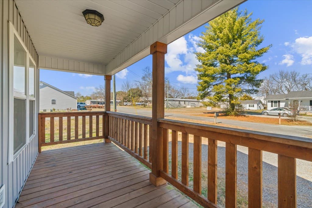 4 W 5th Avenue, Chatsworth GA 30705 - Photo