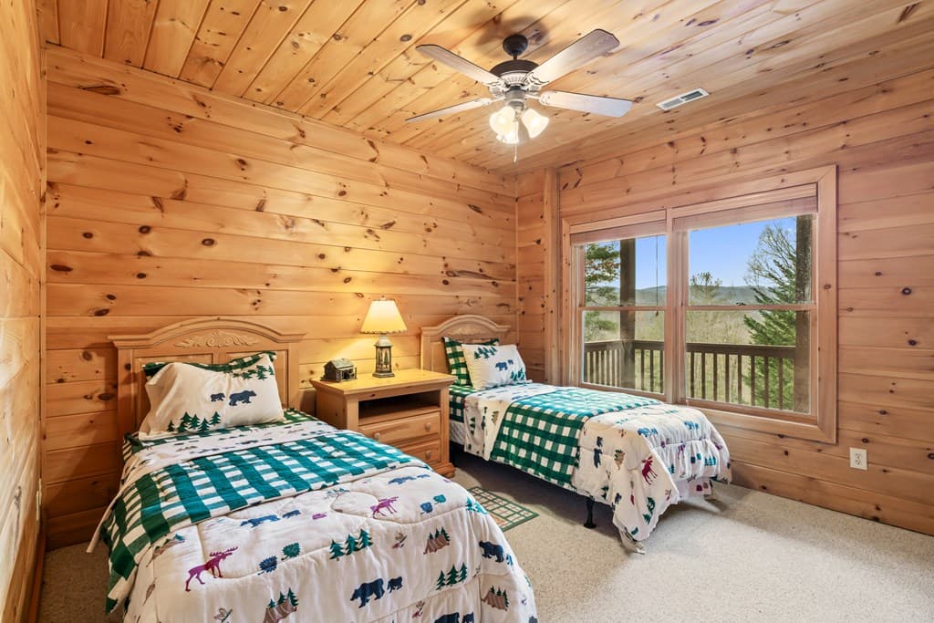 131 Toccoa Overlook Lane, Blue Ridge GA 30513 - Photo