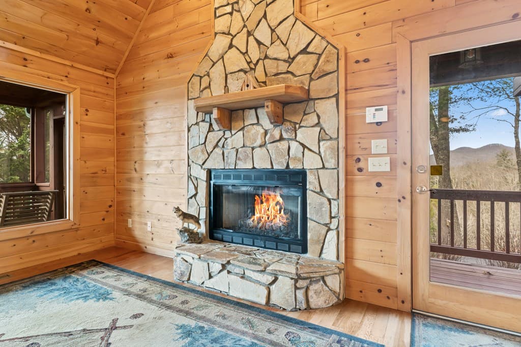 131 Toccoa Overlook Lane, Blue Ridge GA 30513 - Photo