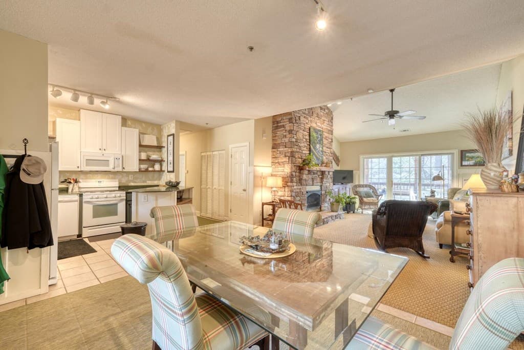92 Glen Eagle Ct B303, Clayton GA 30525 - Photo