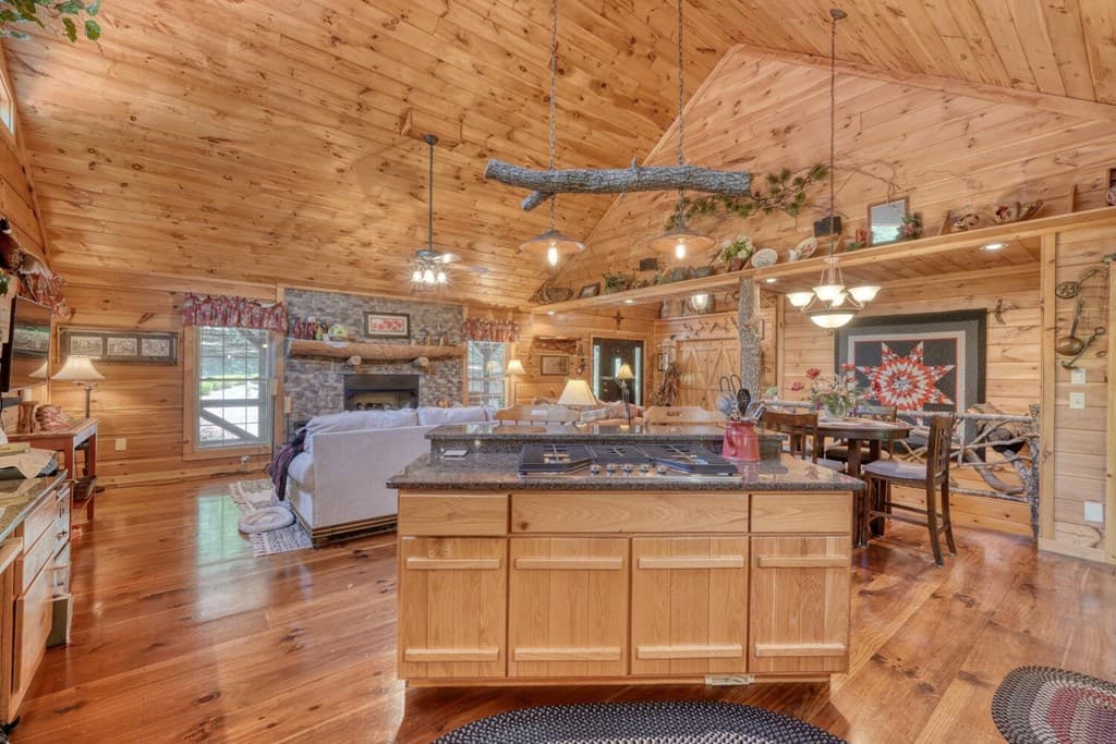 885 Tomahawk Trail, Blairsville GA 30512 - Photo