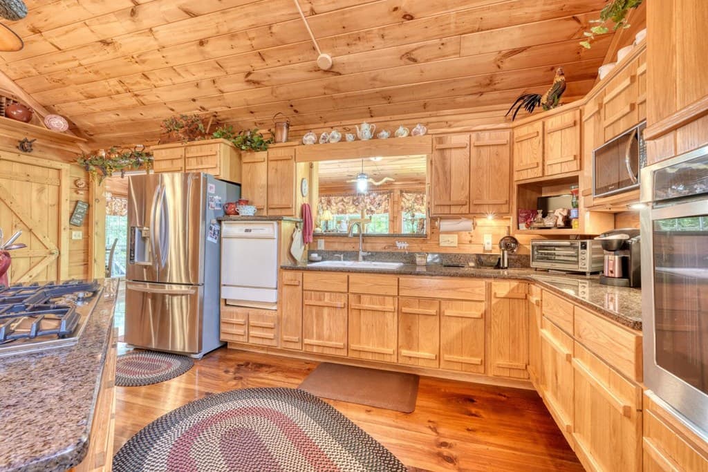 885 Tomahawk Trail, Blairsville GA 30512 - Photo