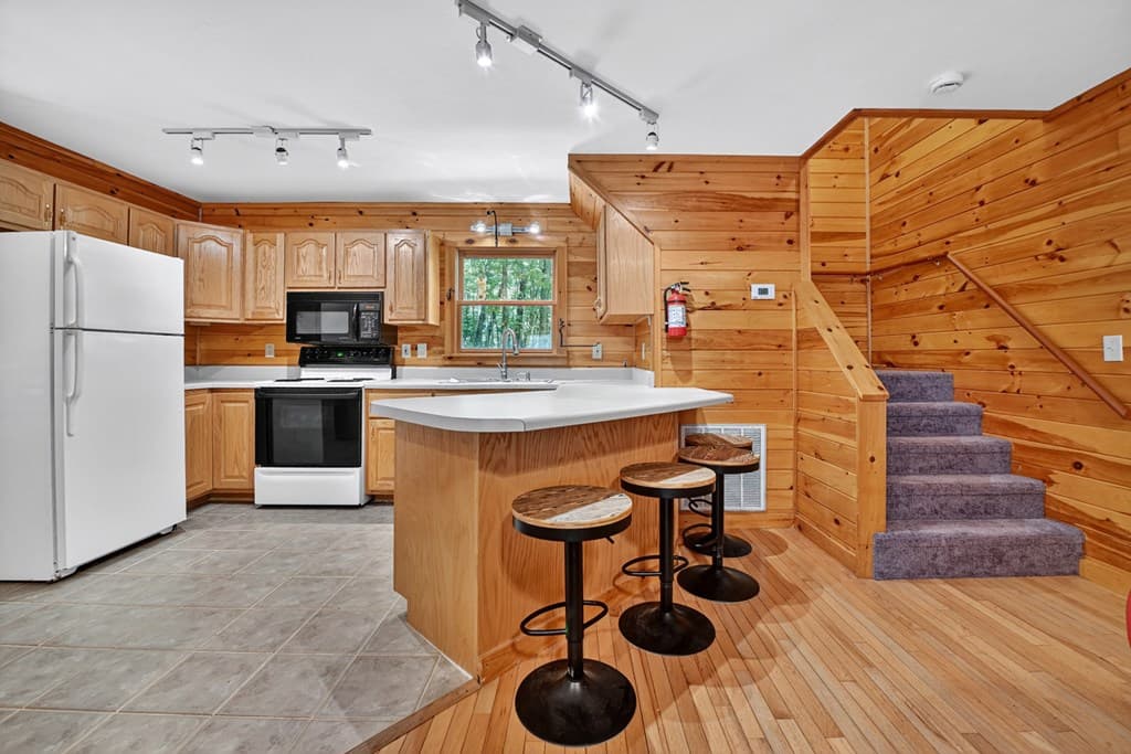 1466 Indian Trail, Mccaysville GA 30555 - Photo
