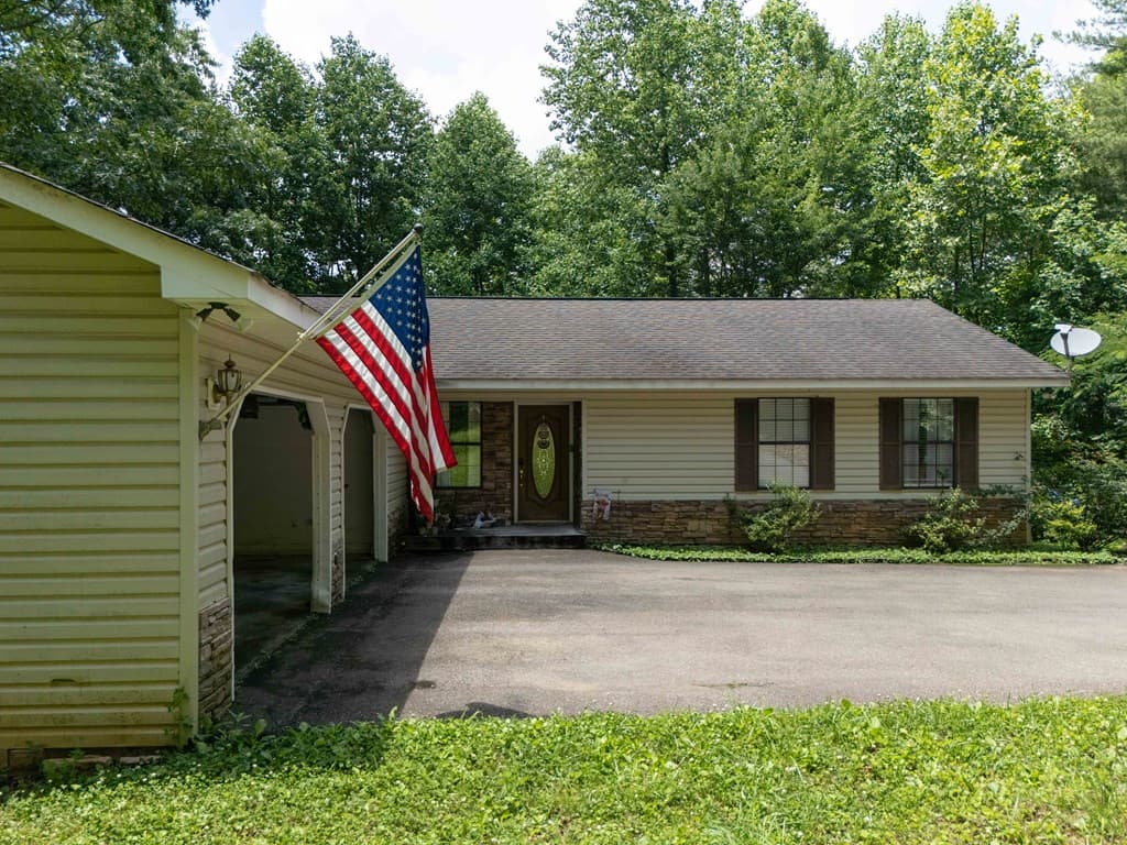99 Highland Circle, Blue Ridge GA 30513 - Photo