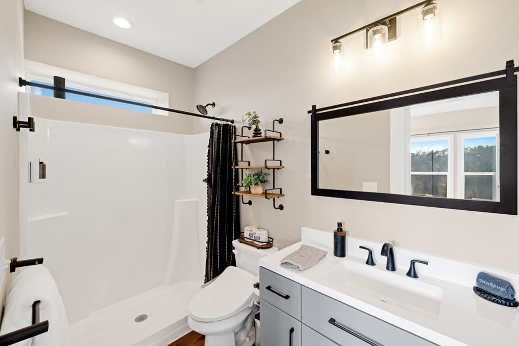 497 S Jakes Landing Way, Ellijay GA 30540 - Photo