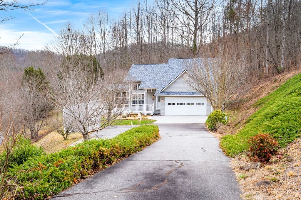 295 White Oak Drive, Warne NC 28909 - Photo