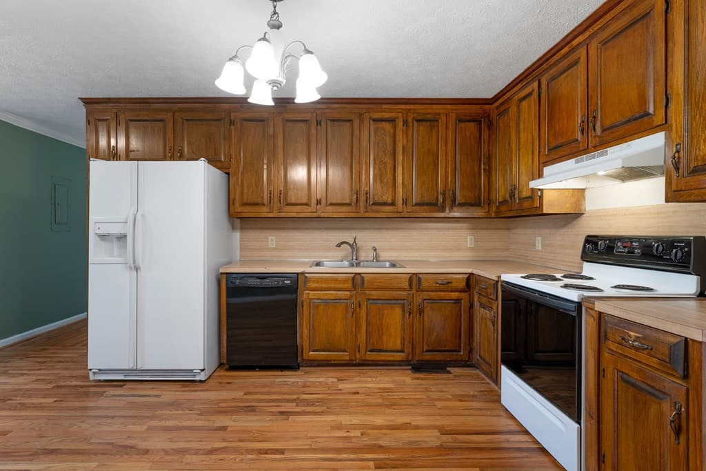 174 Cline Drive, Cartersville GA 30120 - Photo
