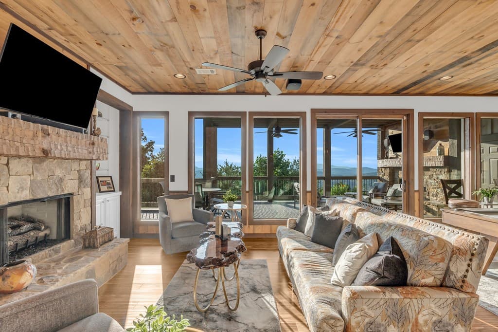 540 Overlook Drive, Blue Ridge GA 30513 - Photo