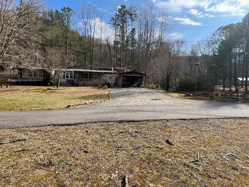 32 Nelson Road, Hiawassee GA 30546 - Photo