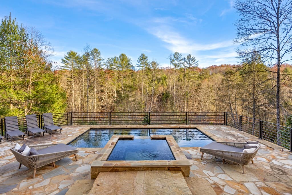 450 Miracle Lane, Blue Ridge GA 30513 - Photo