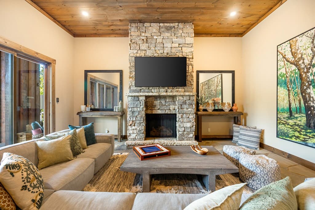 450 Miracle Lane, Blue Ridge GA 30513 - Photo