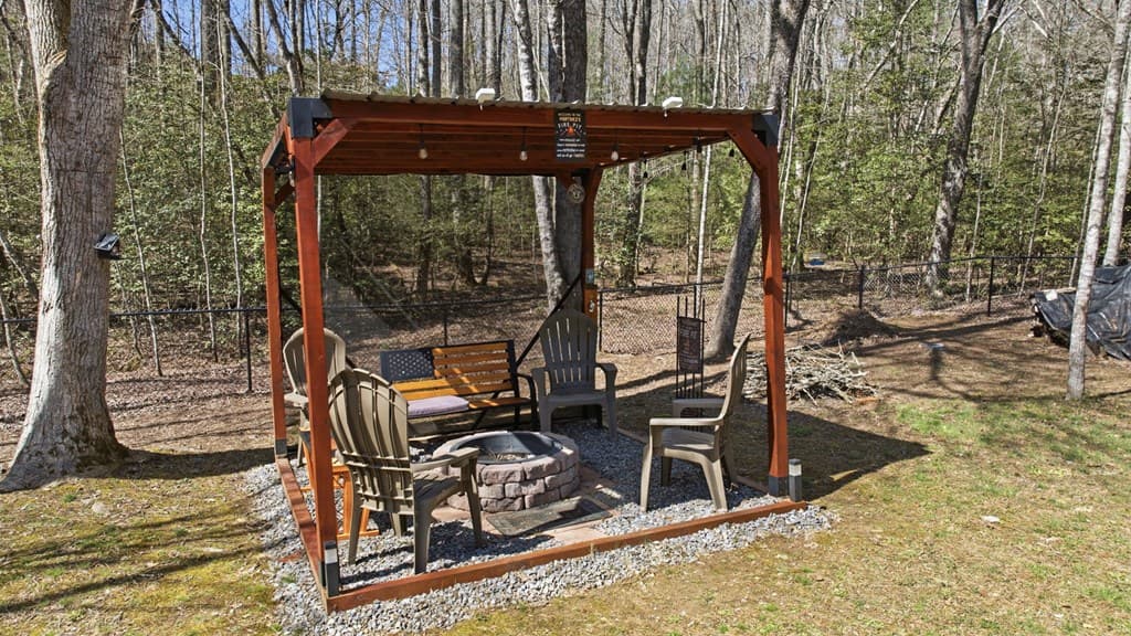 305 Woodcrest Drive, Murphy NC 28906 - Photo