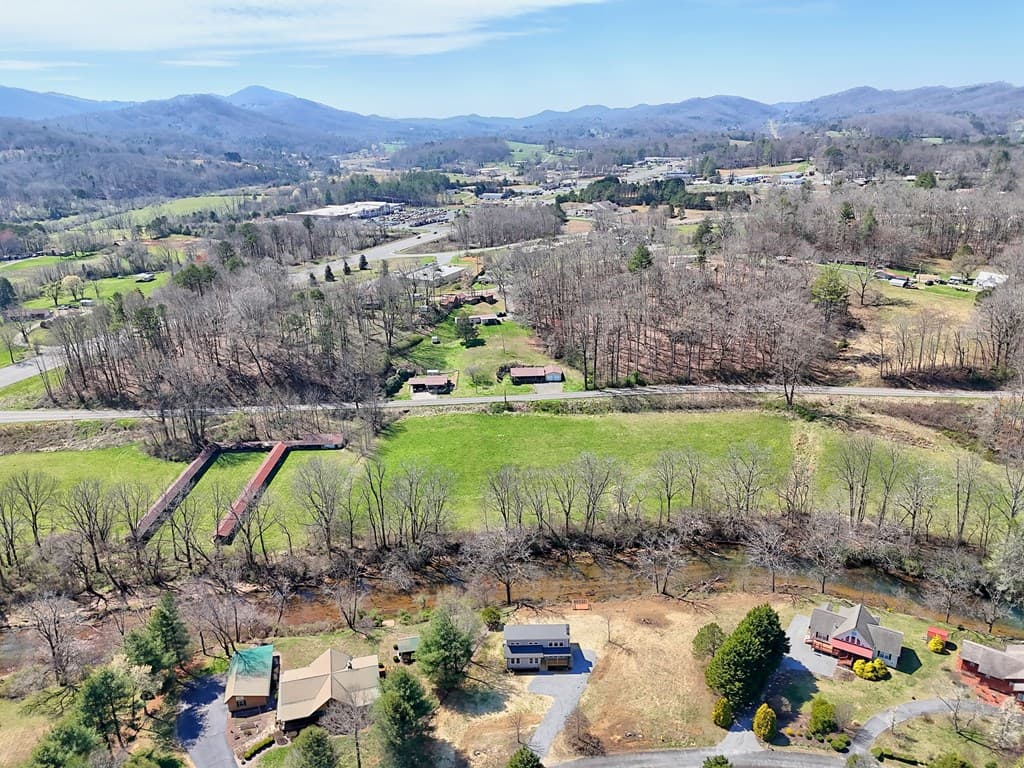 195 Rivers Edge Drive, Hayesville NC 28904 - Photo