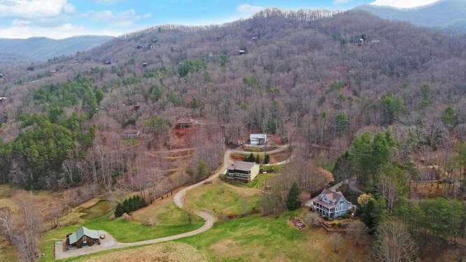 685 Barefoot Road, Hiawassee GA 30546 - Photo