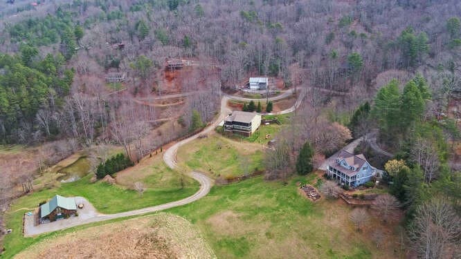 685 Barefoot Road, Hiawassee GA 30546 - Photo