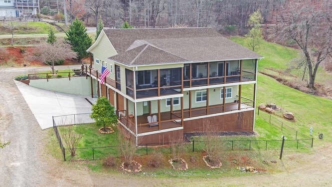 685 Barefoot Road, Hiawassee GA 30546 - Photo
