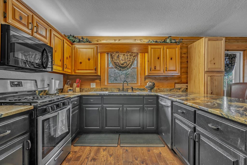 32 Mountain Meadows Drive, Hayesville NC 28904 - Photo