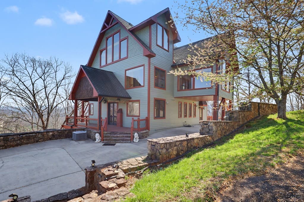 1613 Clark Drive, Hiawassee GA 30546 - Photo