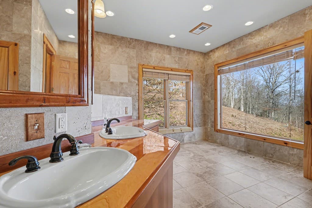 1613 Clark Drive, Hiawassee GA 30546 - Photo