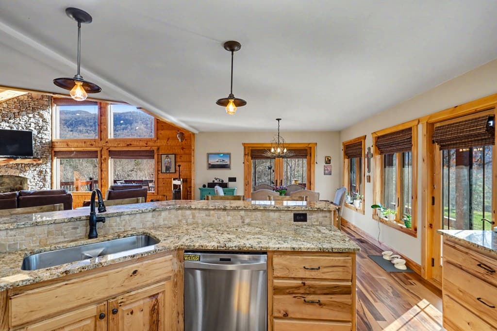 4760 Anderson Road, Hiawassee GA 30546 - Photo