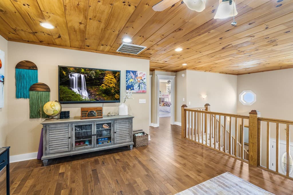 961 S Brooks Cove Road S, Hayesville NC 28904 - Photo