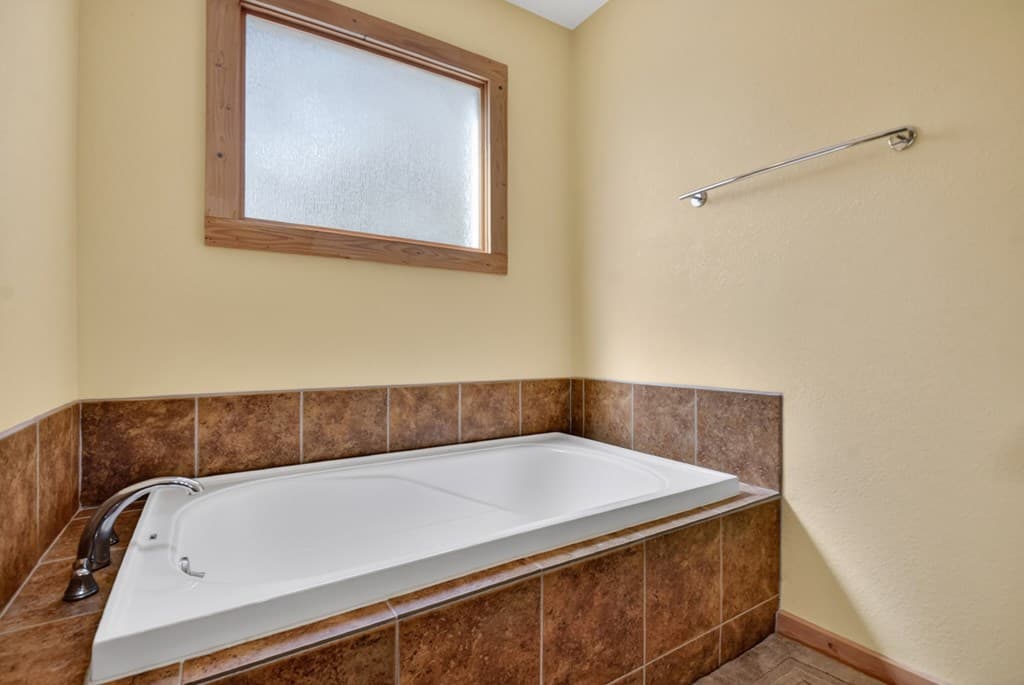 222 Mountain Hideaway Lane, Blue Ridge GA 30513 - Photo