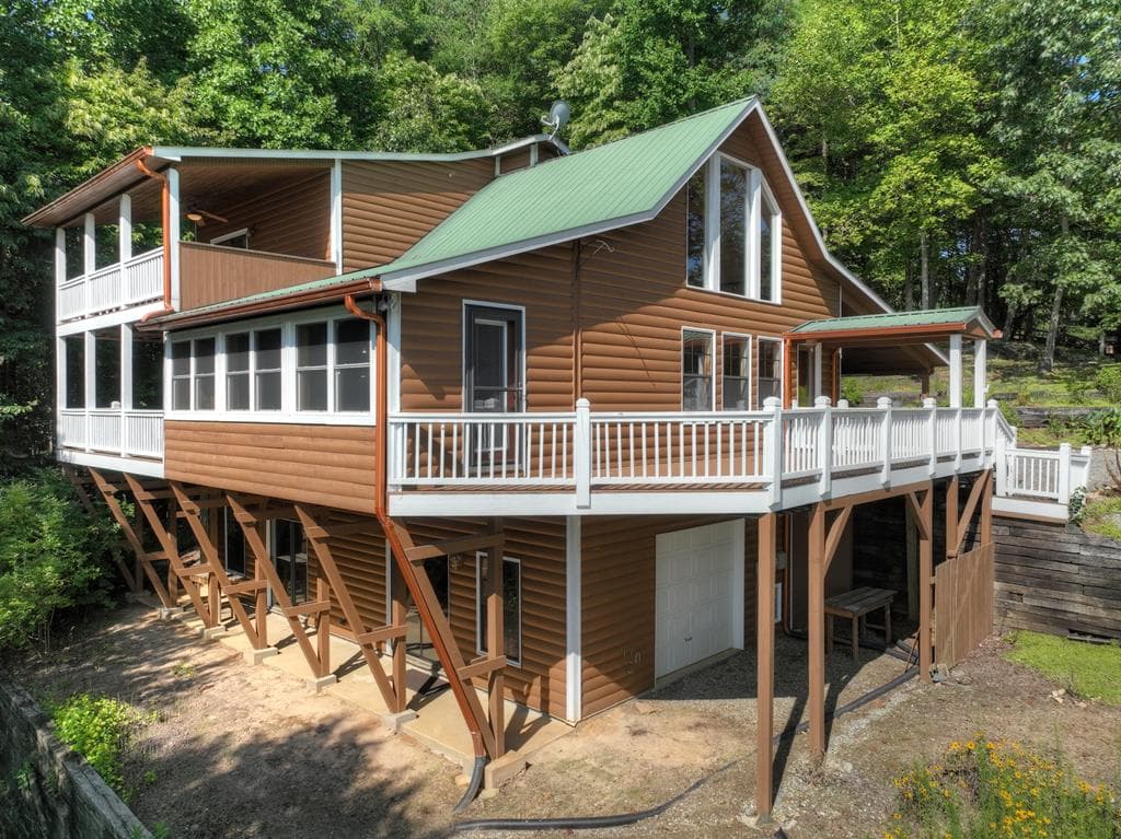 222 Mountain Hideaway Lane, Blue Ridge GA 30513 - Photo