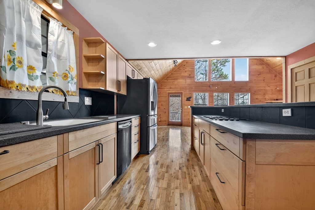 222 Mountain Hideaway Lane, Blue Ridge GA 30513 - Photo
