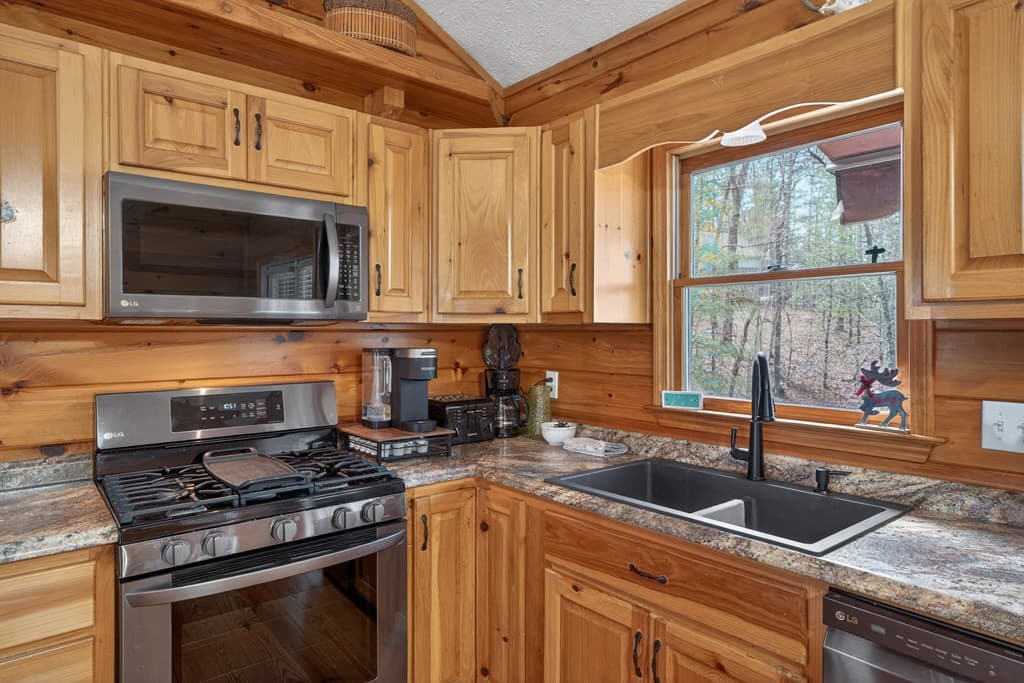 750 S Lemmon Lane, Ellijay GA 30540 - Photo