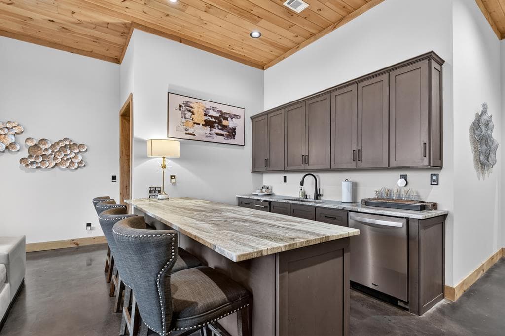 472 Overlook Drive, Blue Ridge GA 30513 - Photo