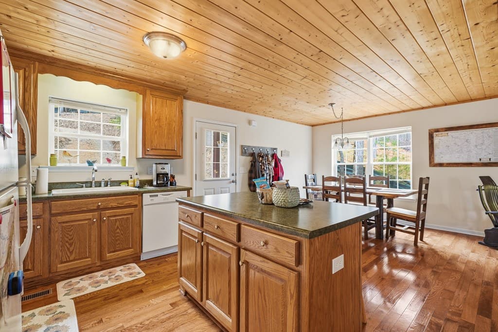 1914 Creekstone Lane, Young Harris GA 30582 - Photo