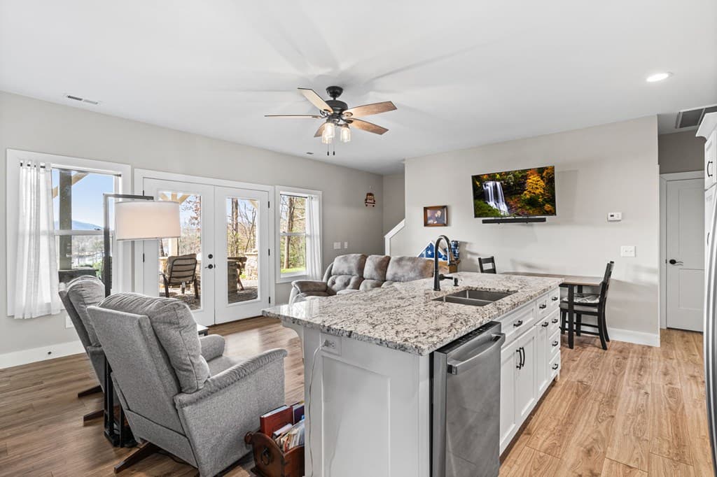 193 Mountain Harbour Drive, Hayesville NC 28904 - Photo