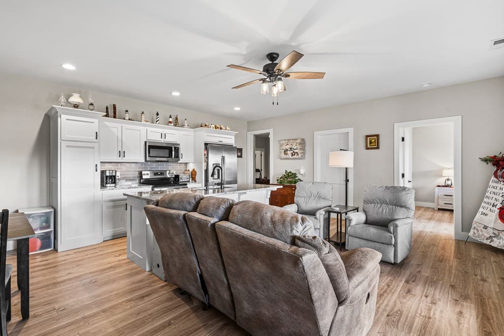 193 Mountain Harbour Drive, Hayesville NC 28904 - Photo