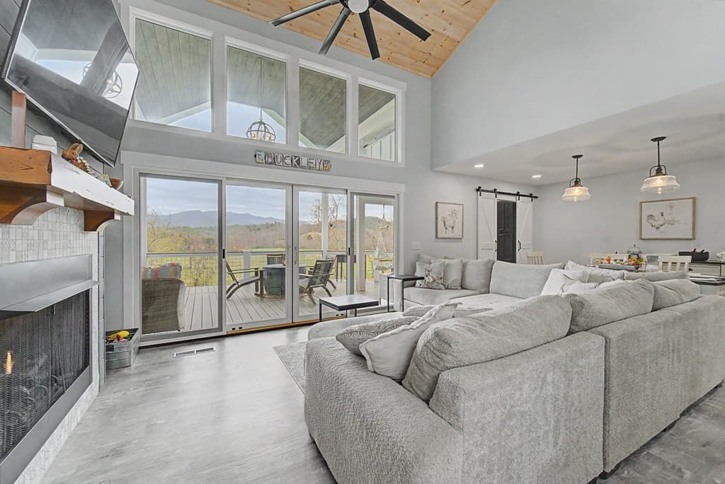 101 Mill Street, Hayesville NC 28904 - Photo