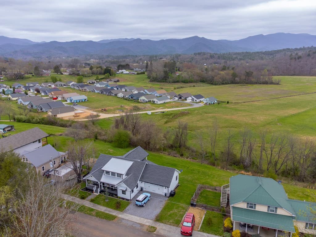 101 Mill Street, Hayesville NC 28904 - Photo