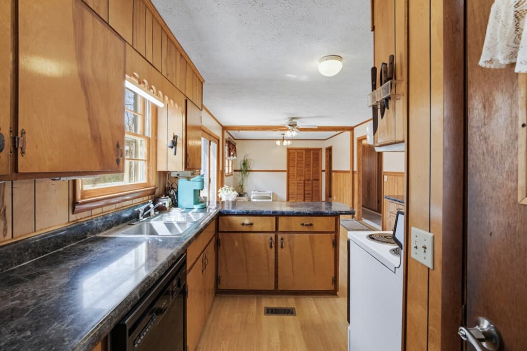 1266 Ford Road, Warne NC 28909 - Photo