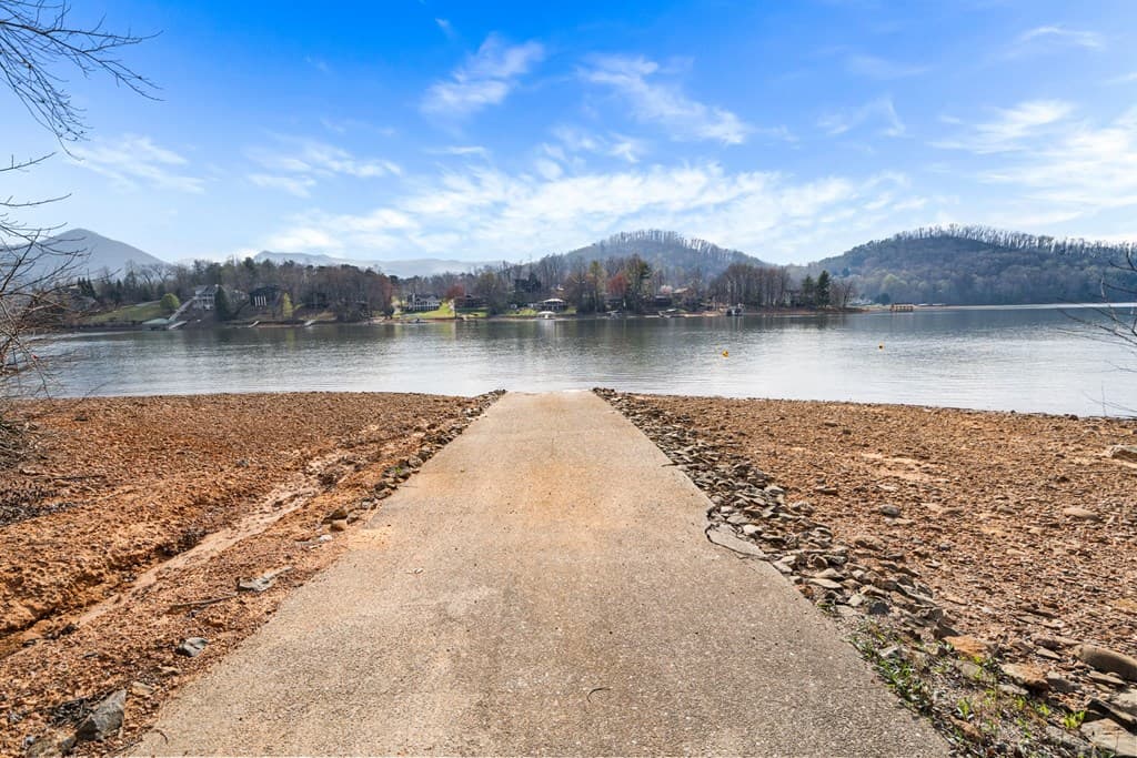 23 Lake Trail W, Hiawassee GA 30546 - Photo