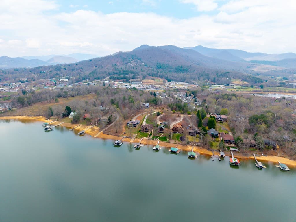 23 Lake Trail W, Hiawassee GA 30546 - Photo