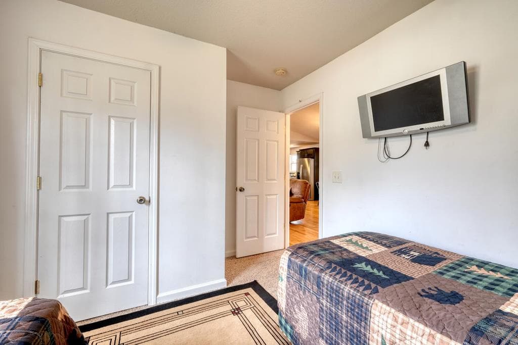 133 Underburg Lane, Franklin NC 28734 - Photo