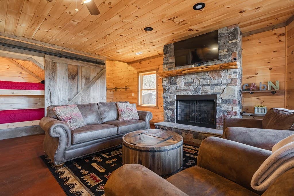 560 Endless View Road, Mineral Bluff GA 30559 - Photo