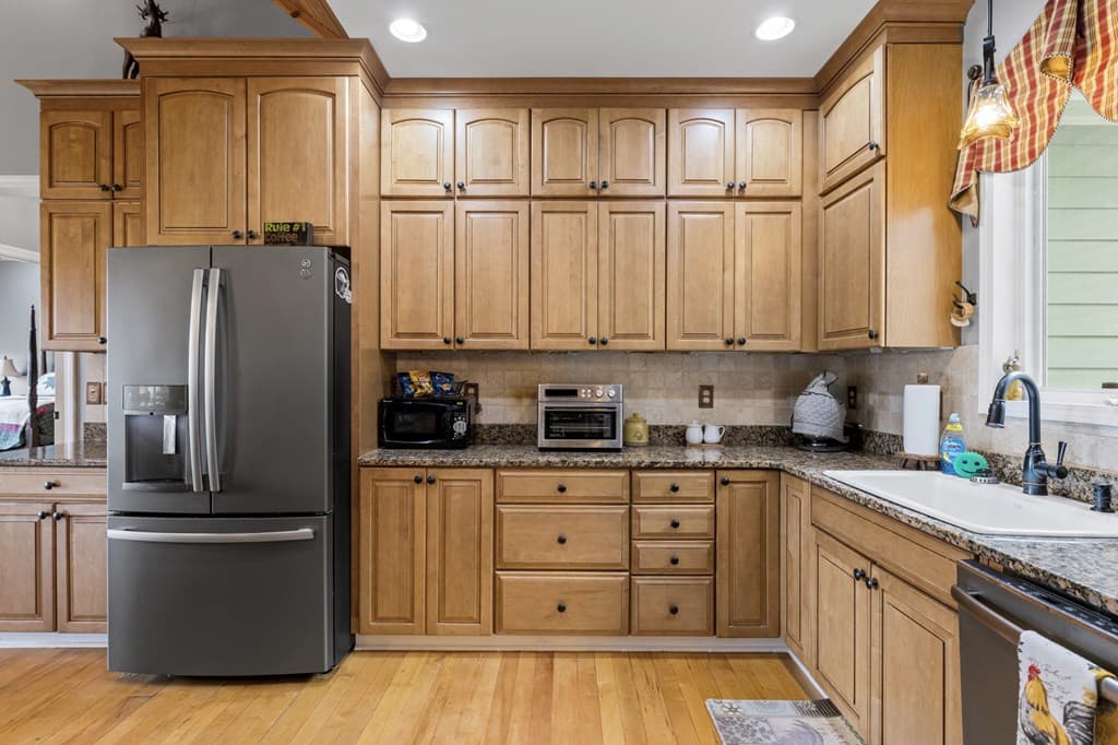95 Hickory Avenue, Blue Ridge GA 30513 - Photo