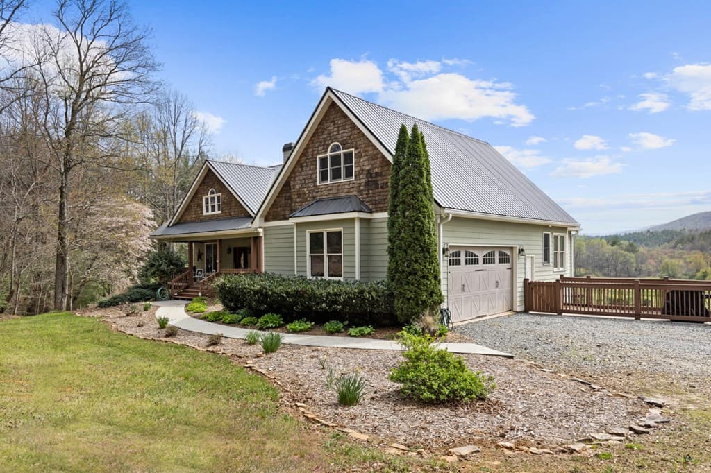 95 Hickory Avenue, Blue Ridge GA 30513 - Photo