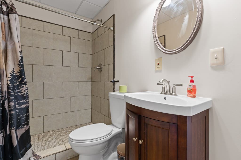 95 Hickory Avenue, Blue Ridge GA 30513 - Photo