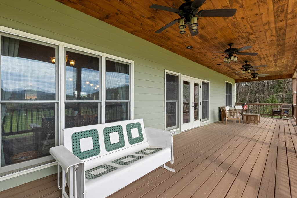 95 Hickory Avenue, Blue Ridge GA 30513 - Photo