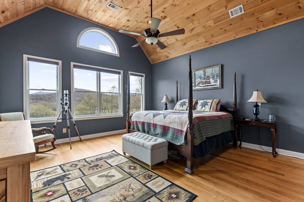 95 Hickory Avenue, Blue Ridge GA 30513 - Photo